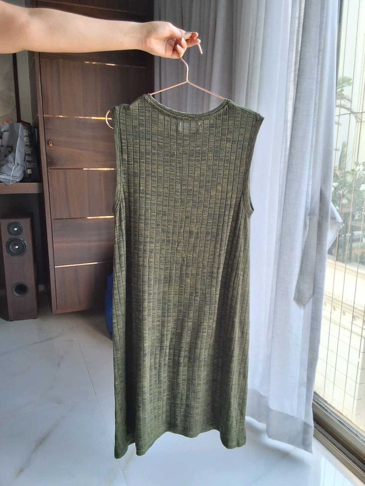 Beautiful Straight Fit Dress In Olive Green