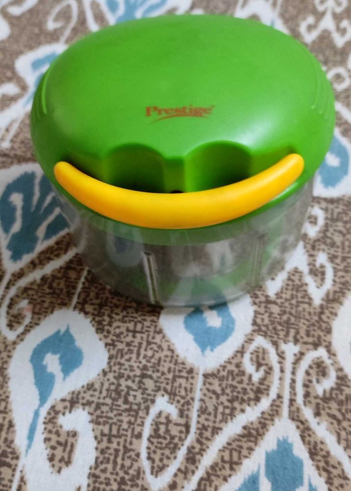 Prestige Vegetable Chopper ( thread loose h)