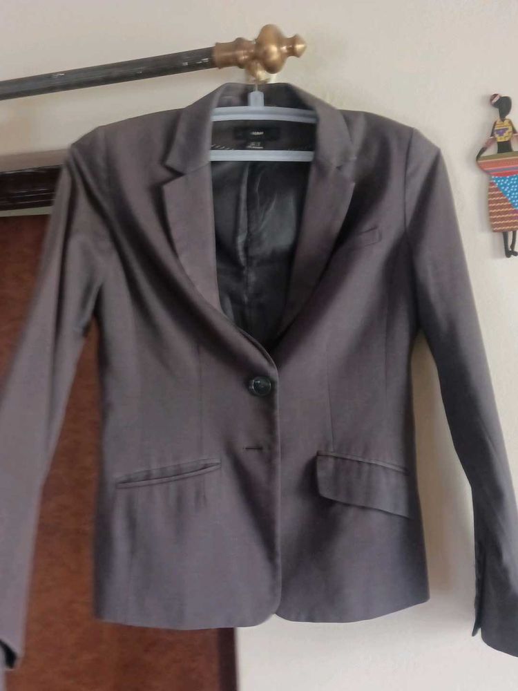 Elegant Grey Women's Blazer
