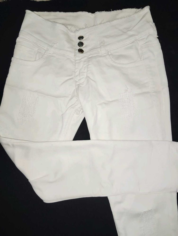 womens..... jeens 28 size