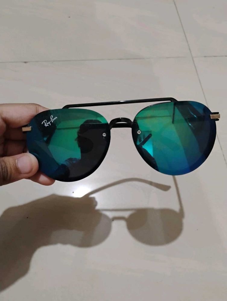 Ray-Ban Mirrored Sunglasses