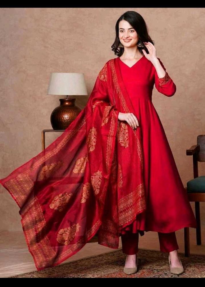 Red 3 Piece Anarkali Kurta set.