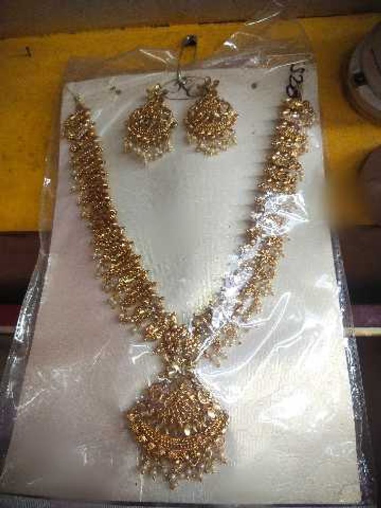 Necklace &amp; Earring Set