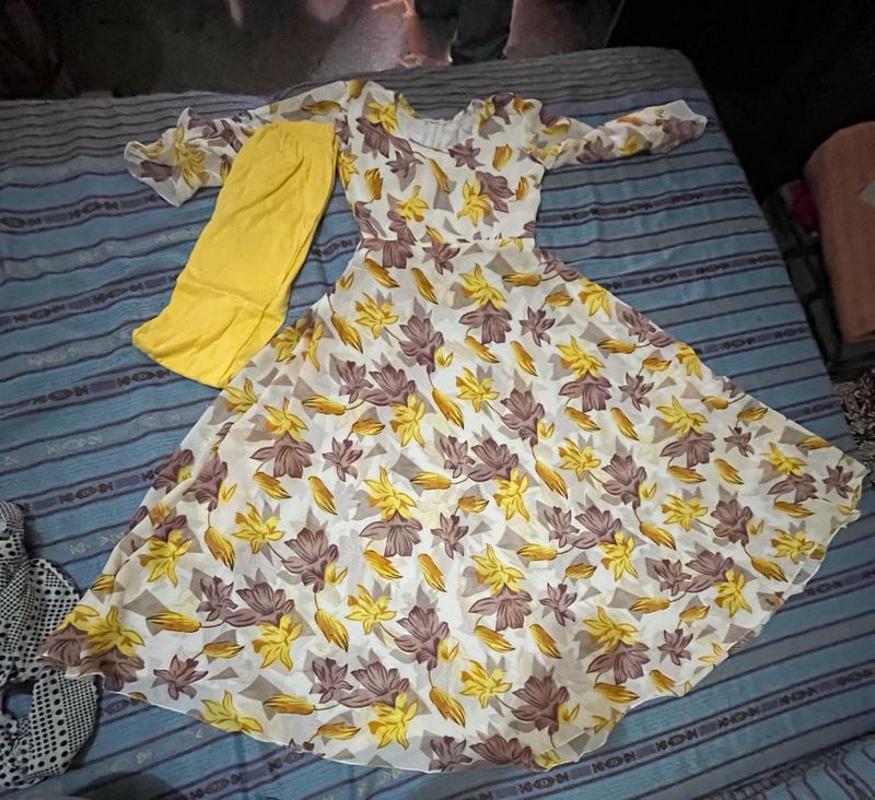 Floral Kurta Set With Legging