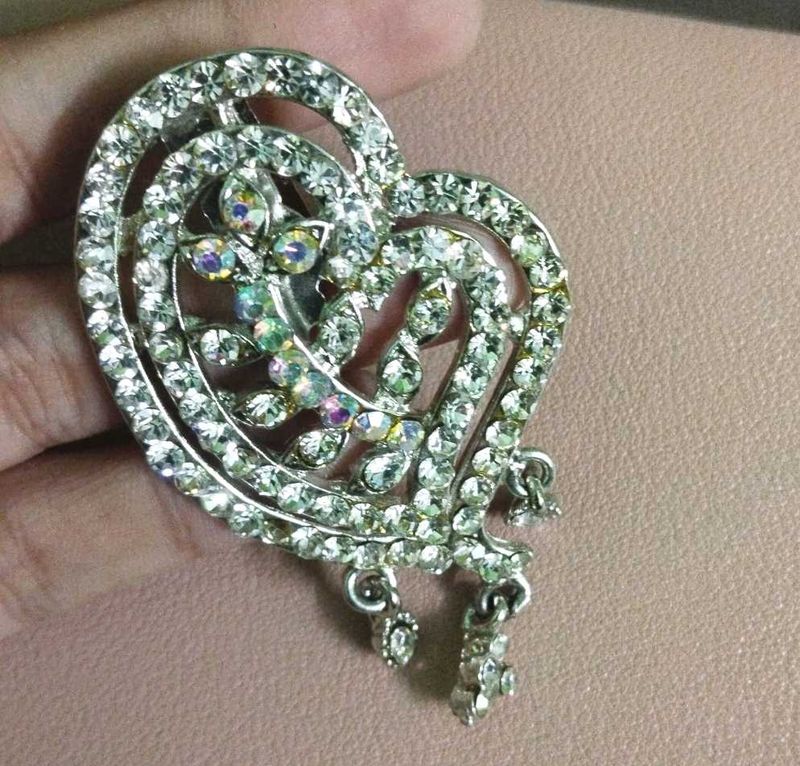 Sparkling Heart Brooch