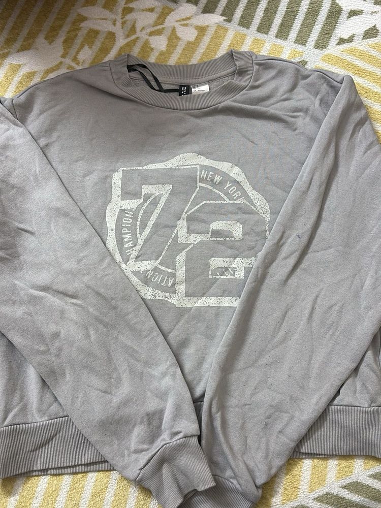 H&amp;M Graphic Print Sweatshirt