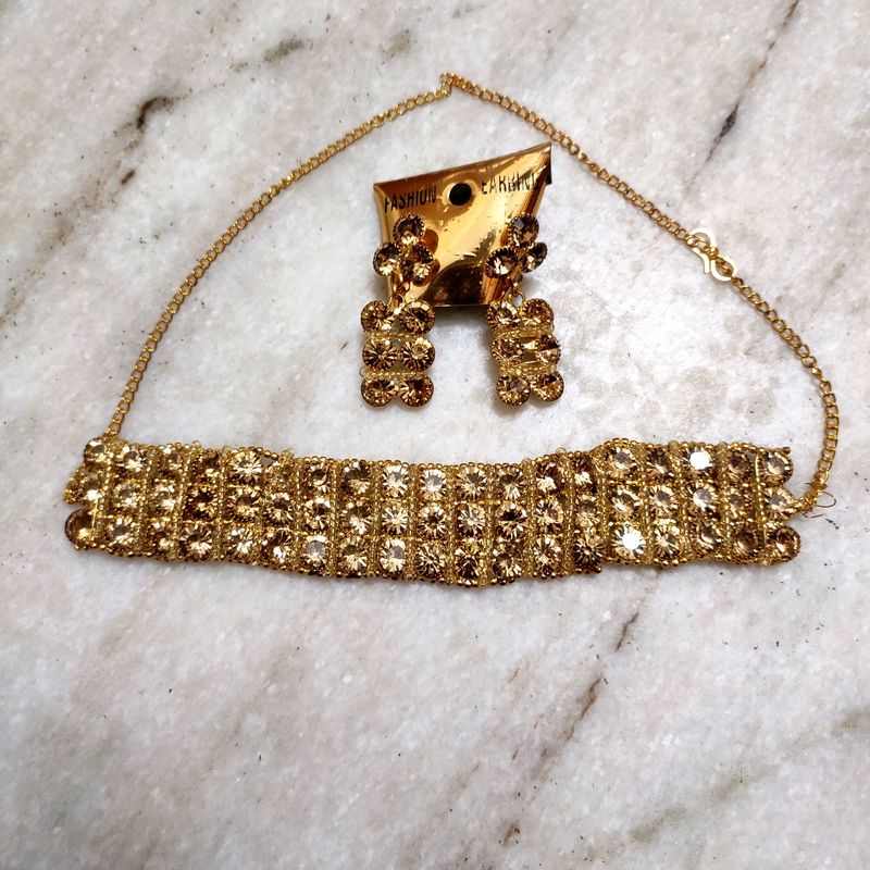 Choker Set  For Women ... ,Once Used , It&#39;s Looks Exactly Same Like Image.
