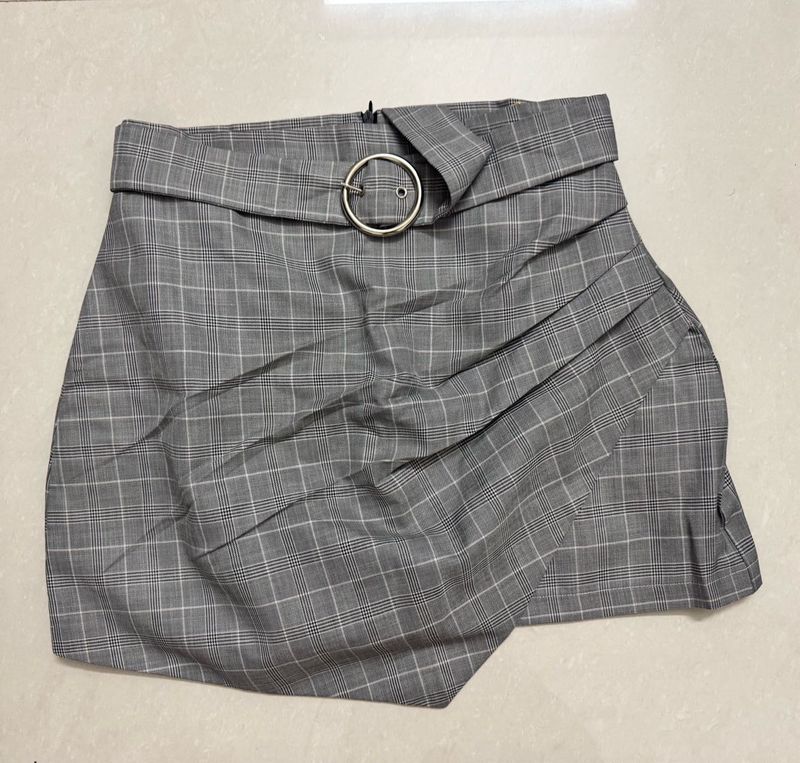 Women Gray Plaid Belted Mini Skirt