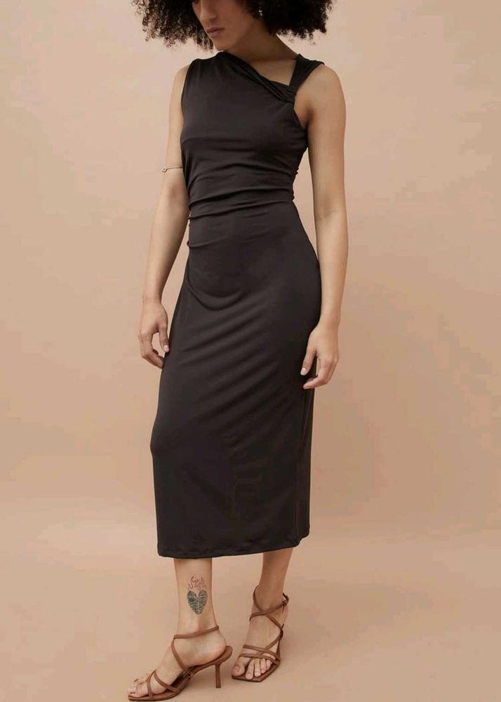 GINGER LIFESTYLE Black One-Shoulder Bodycon Dress