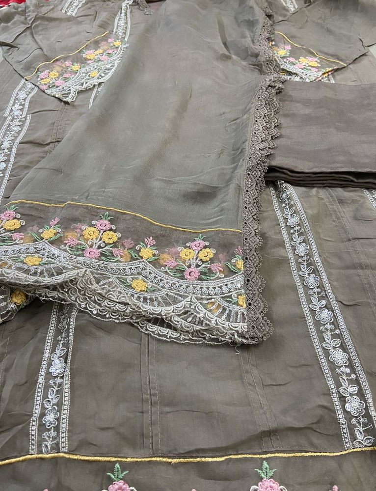 Pakistani Suit