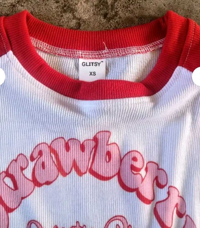 Cute Strawberry Tee❤️