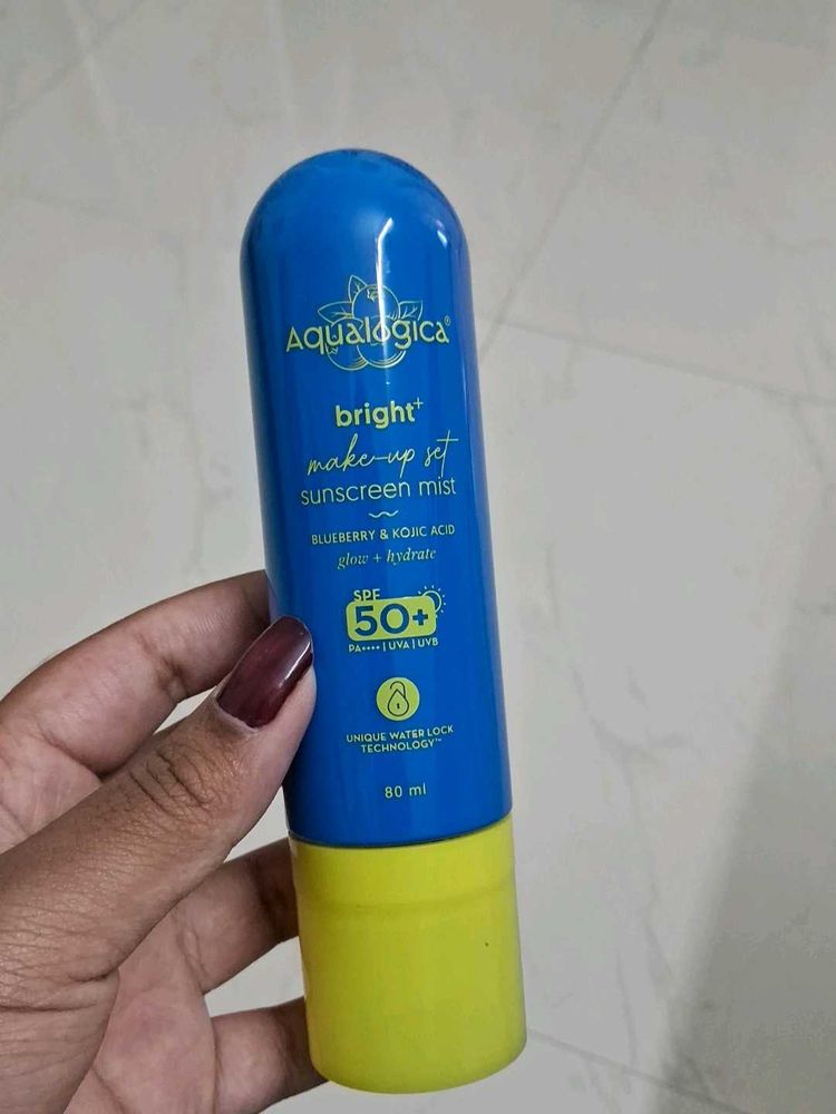 Aqualogica Suncreen and makeup setting mist
