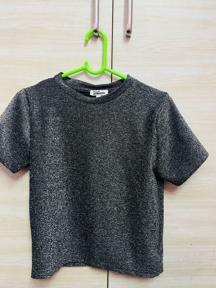 worn only once and is in excellent condition