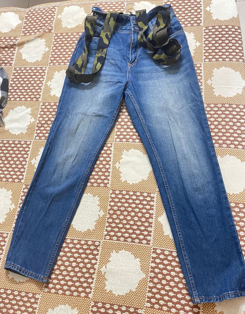 ROADSTER RELAXED FIT JEANS WITH EXTENDERS