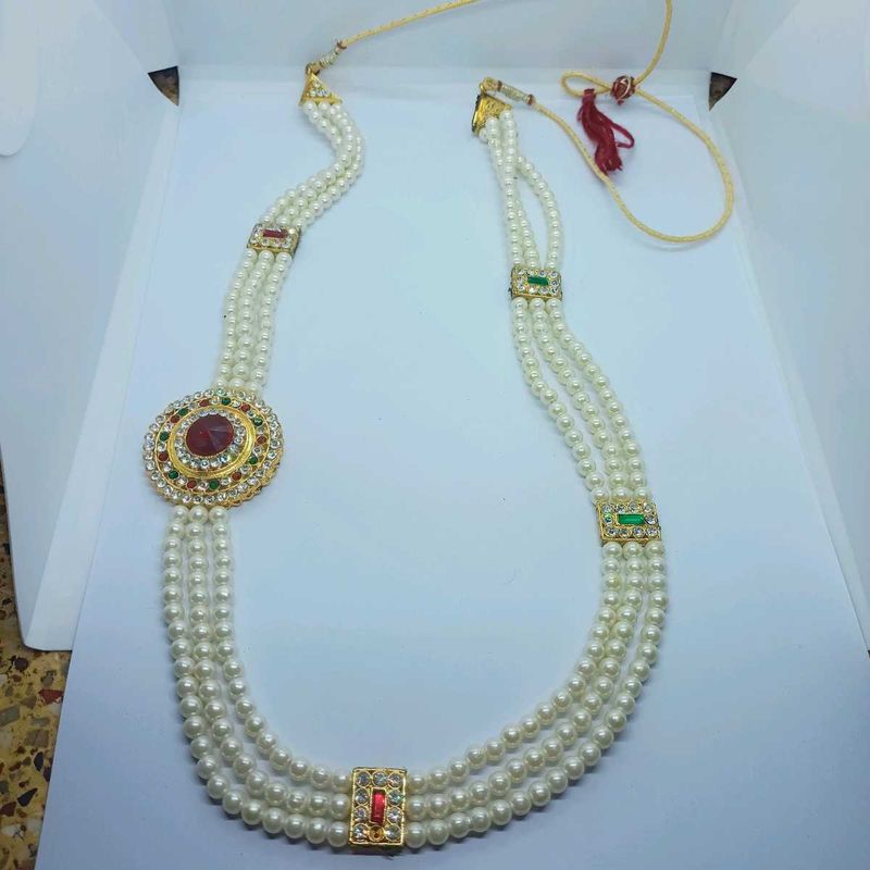 New Vintage Neckpiece With Free Courier Bags