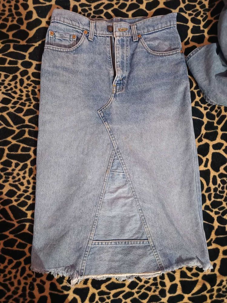 Levi&#39;s Denim Skirt