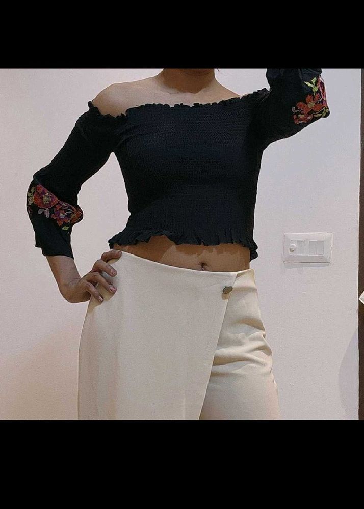 Forever 21 Off Shoulders Black Top