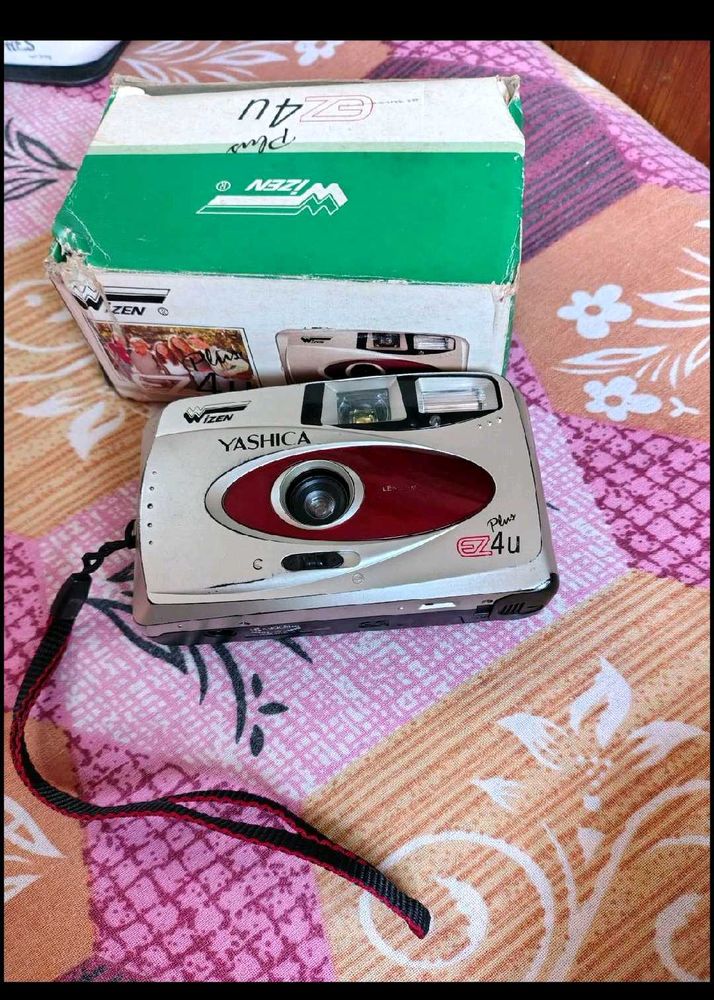 Vintage Yashica EZ4U Camera