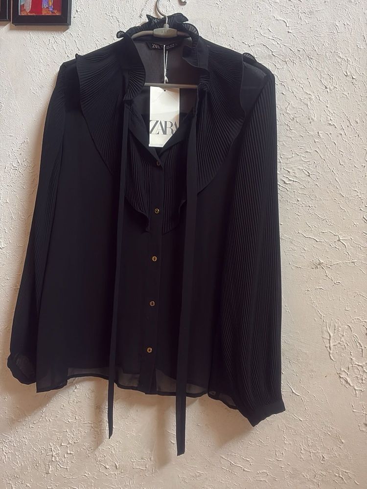 Zara Black ruffled  Pleated sleeve Blouse