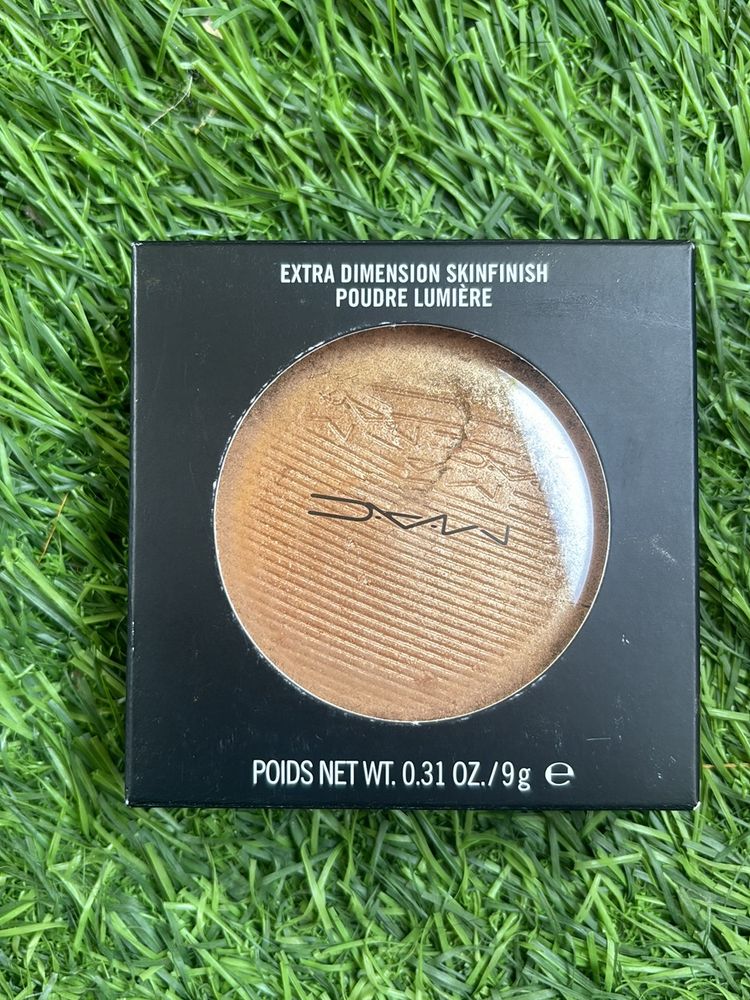 M.A.C EXTRA DIMENSION SKINFINSH POUDRE LUMIERE