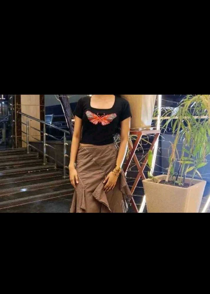 Glitsy Graphic Printed Deep- Neck Top