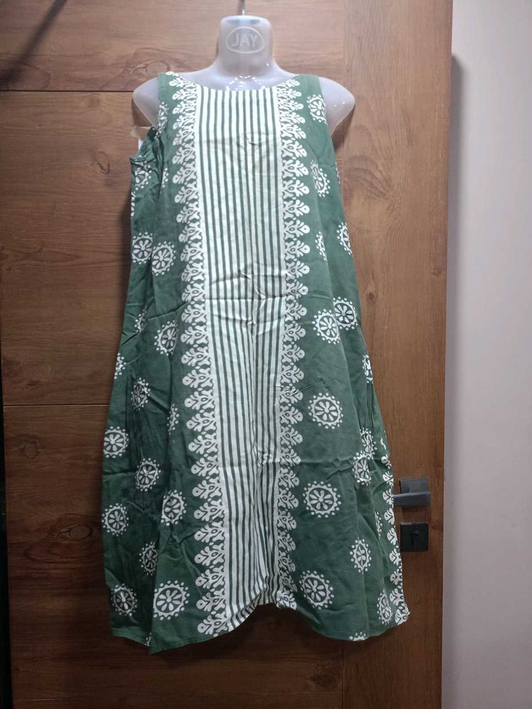 💚Sleeveless Green &amp; White Print Cotton Maxi