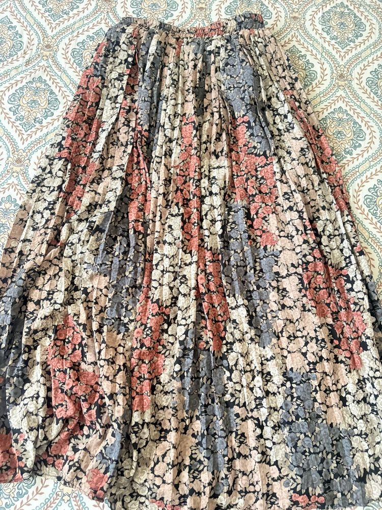 Floral Print Pleated Maxi Skirt