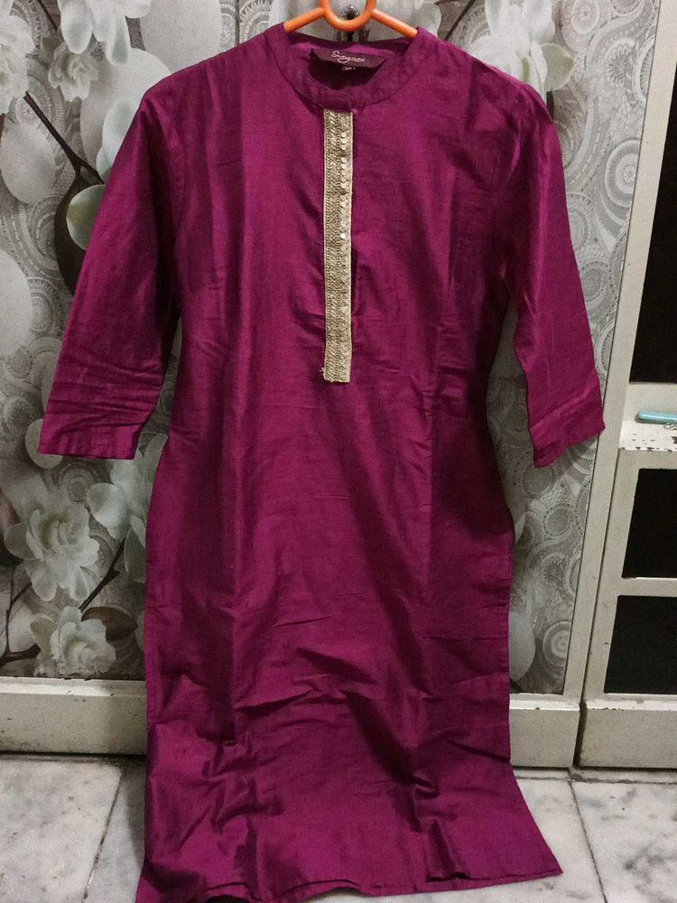 Magenta Kurti with Gold Detail