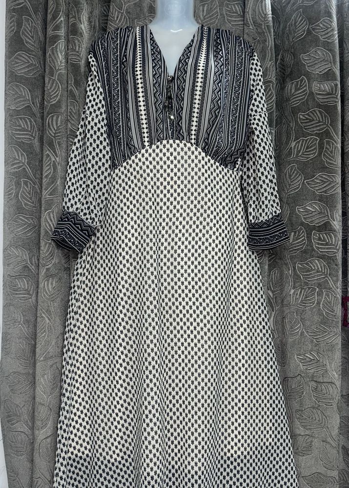 Patterned Black &amp; White Dress