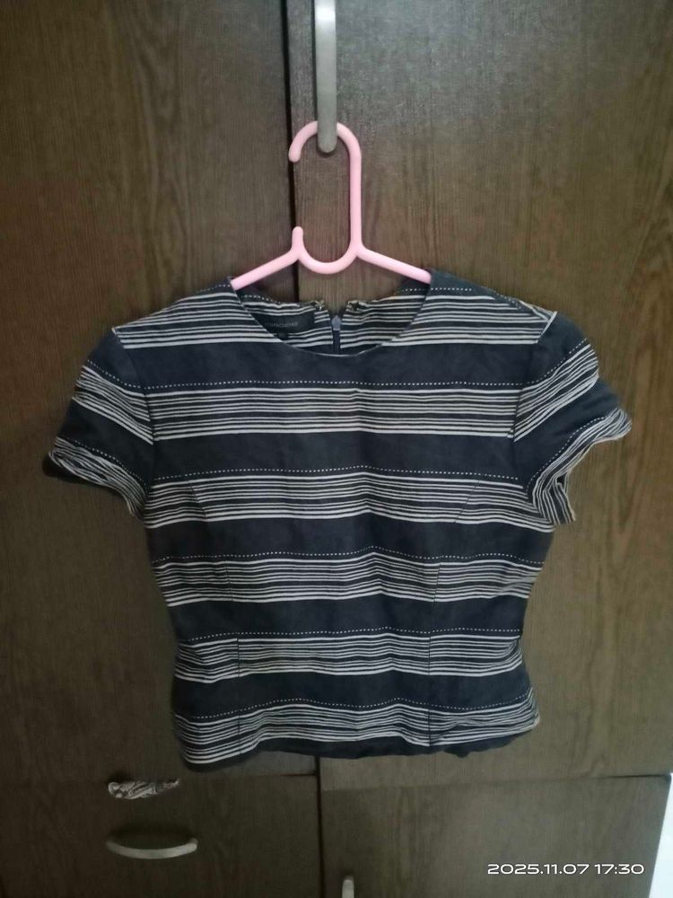 Striped Women&#39;s Top