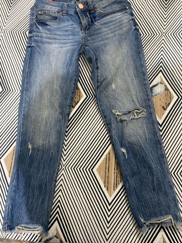 Distressed Blue Washed Denim Jeans – Rugged Style
