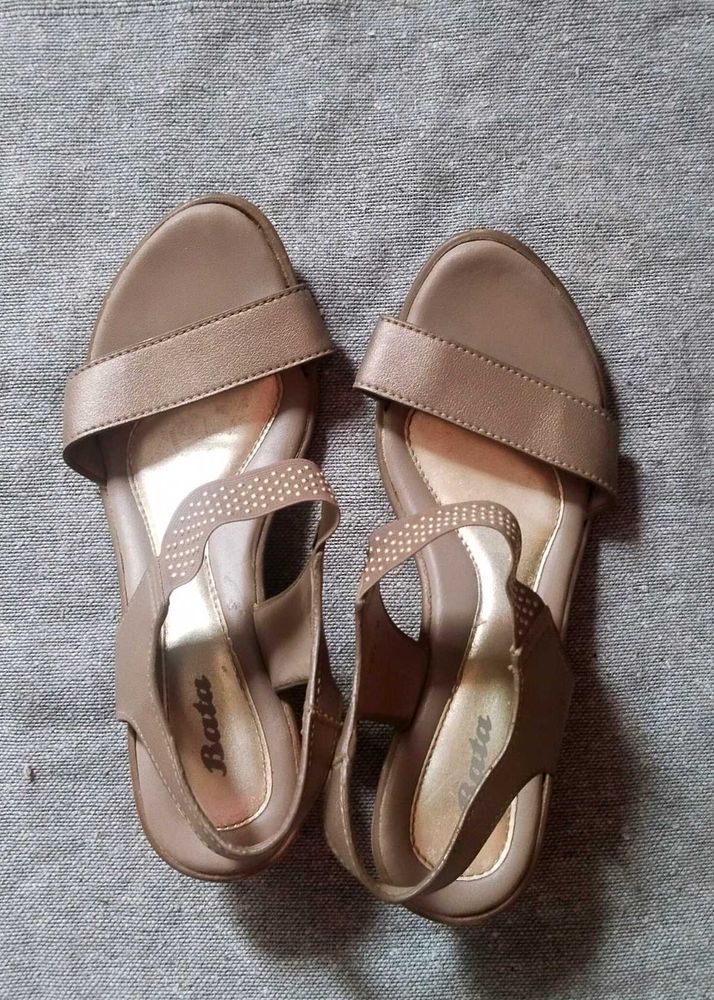 Bata Sandles