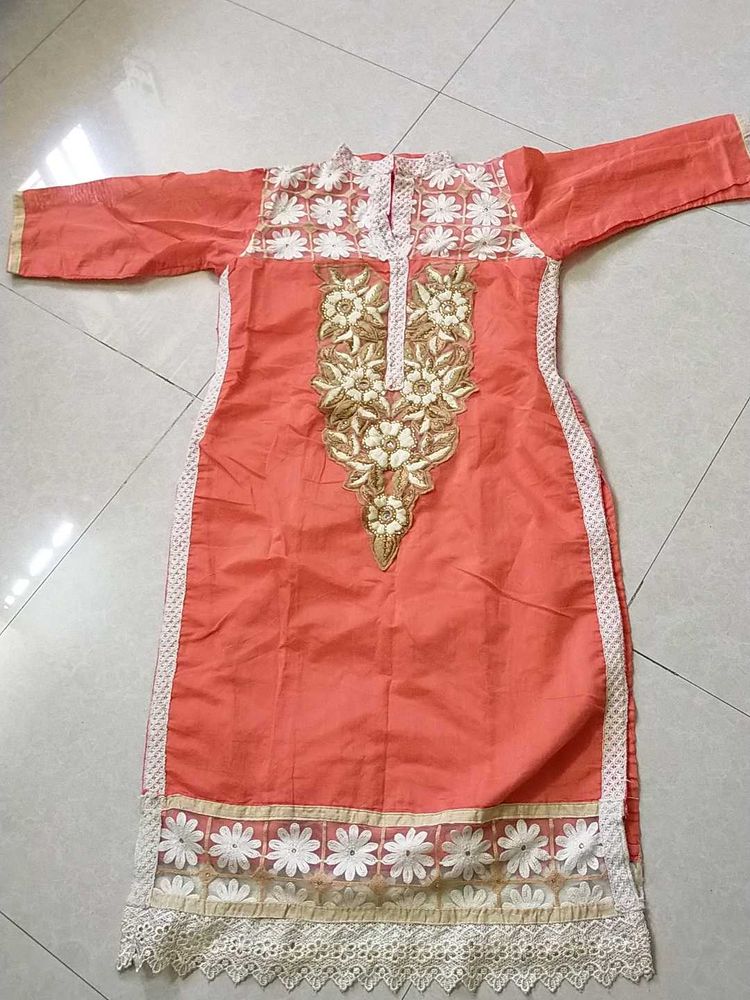 Beautiful Embroidered Kurti