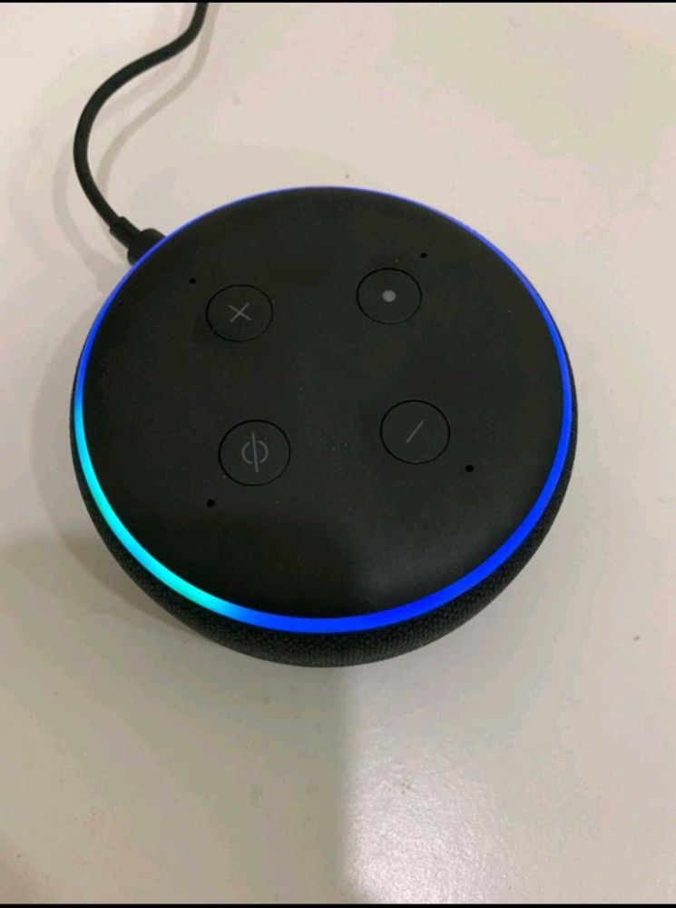 Amazon Echo Dot and Wall Holder (2 items)