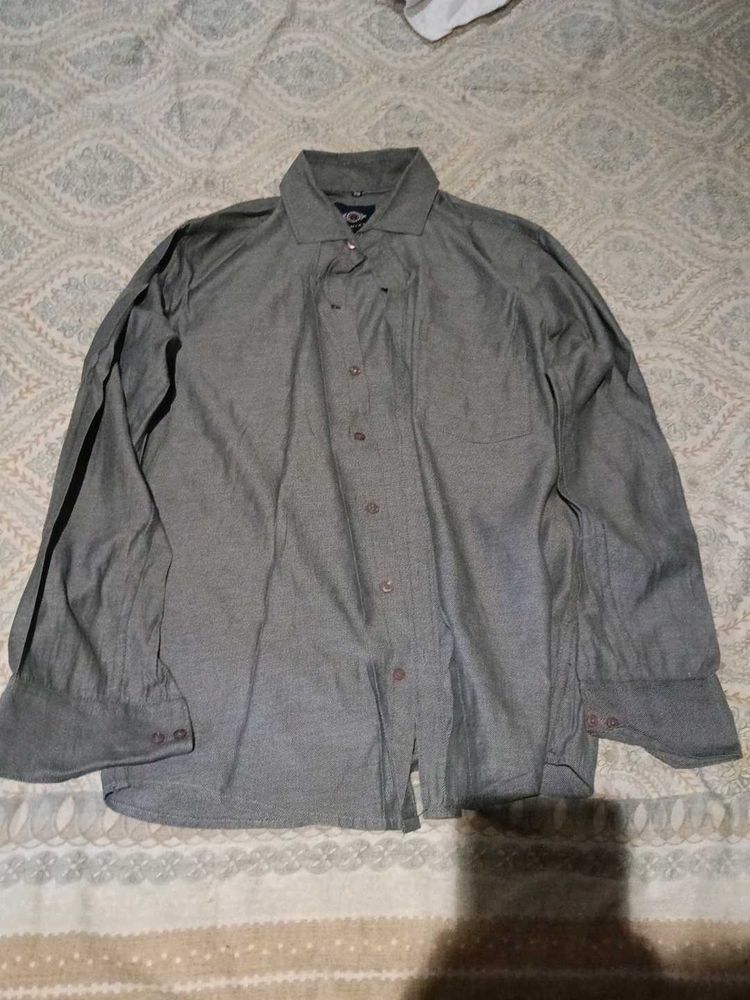 Men's Long Sleeve Button-Down Shirt