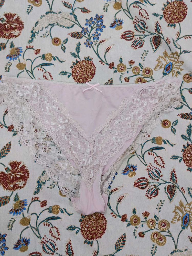 Lace Detail Briefs