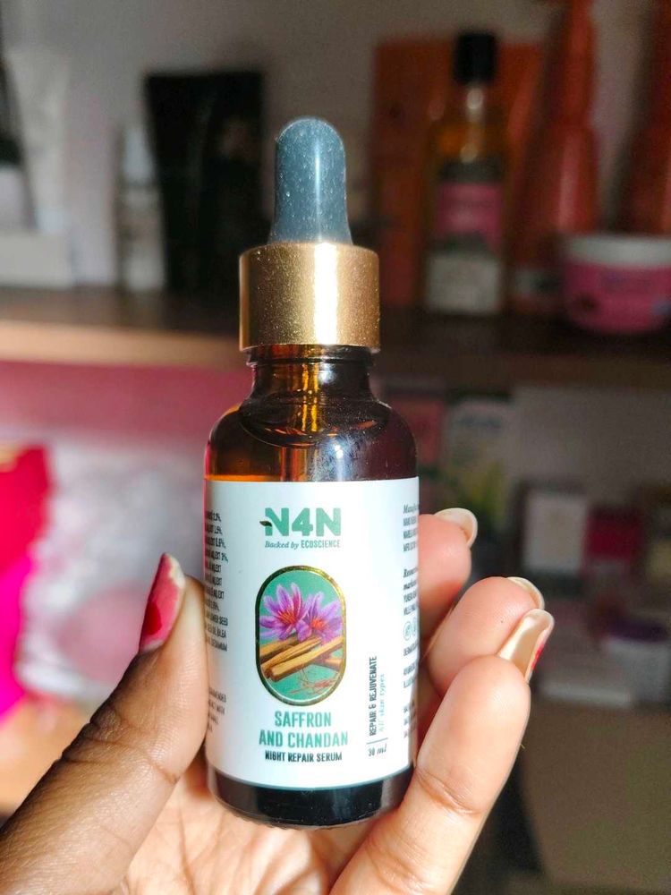 Saffron &amp; Chandan Serum
