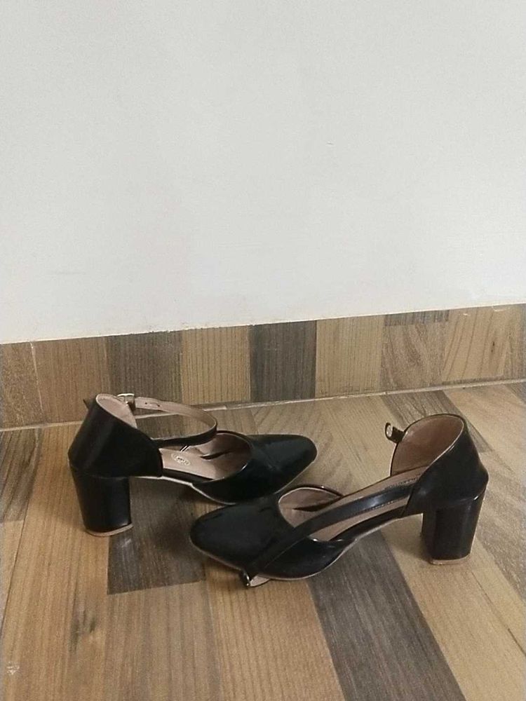 Black Heeled Sandals