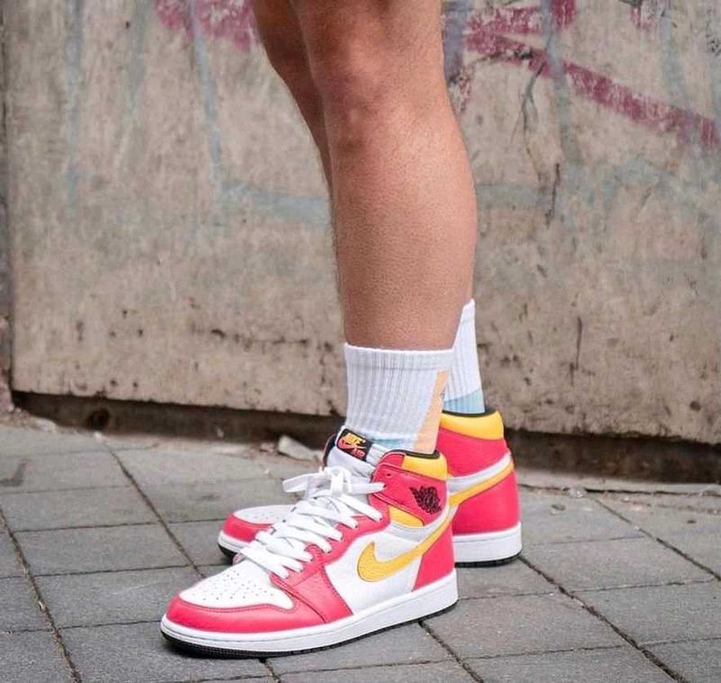 NIKE AIR JORDAN 1 HIGH LIGHT FUSION RED UK 7