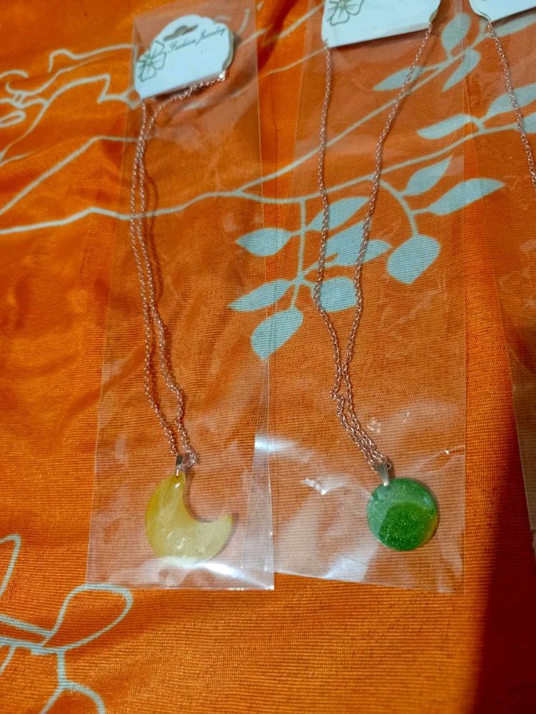 Moon &amp; Circle Pendant Necklace Set