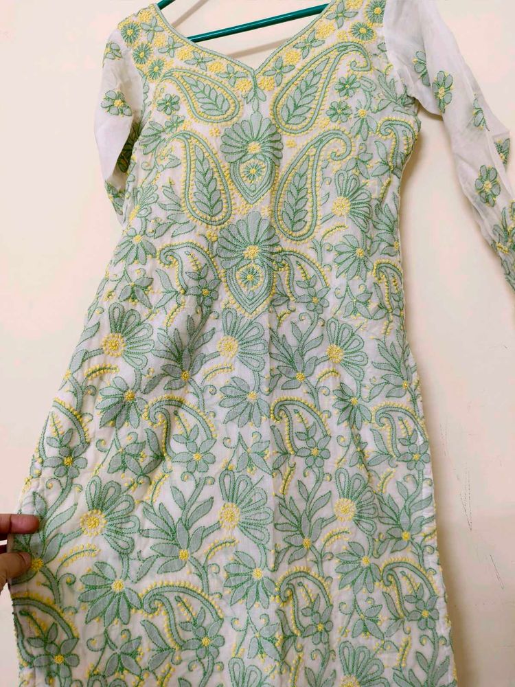 Hand Embroidered Chikankari Kurti