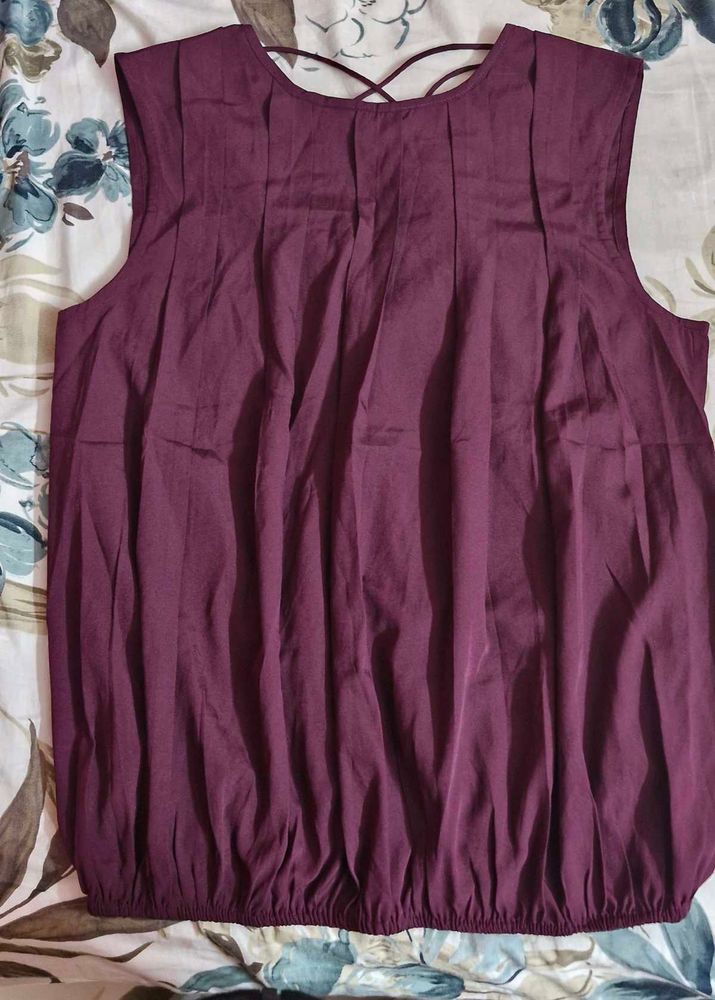 Beautiful Stylish Top With Back Highlight