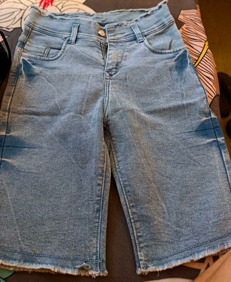 Women Blue Knee Length Capri