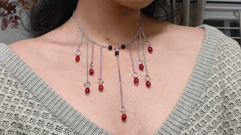 Dangling Bead Necklace