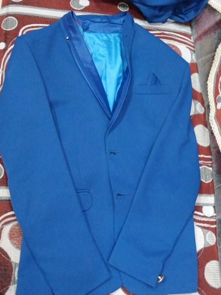 Stylish Blue Blazer