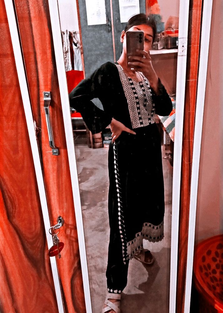 BLACK NAYRA CUT SUIT