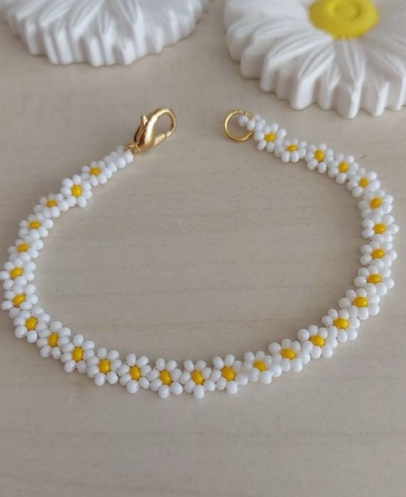 Daisy Beaded Bracelet