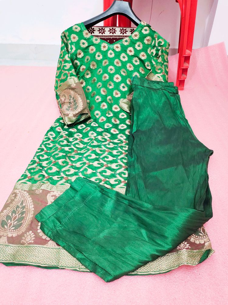 This Is Good Condition 2 Piece Kurti With Pant Sui