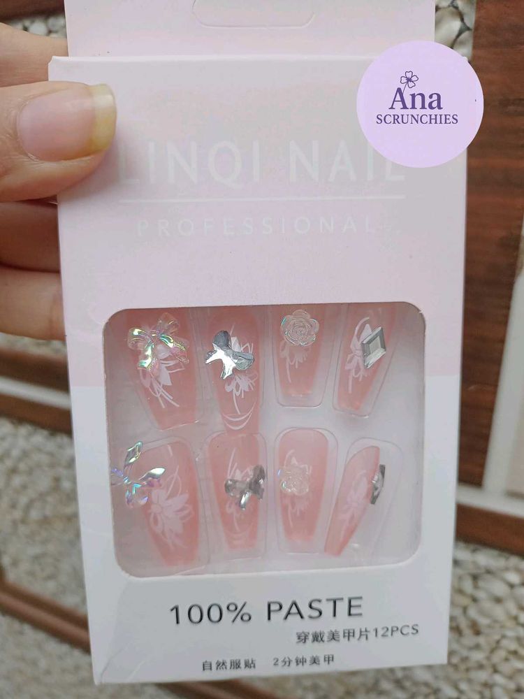 Press-On Nail Set( Pack Of 6)