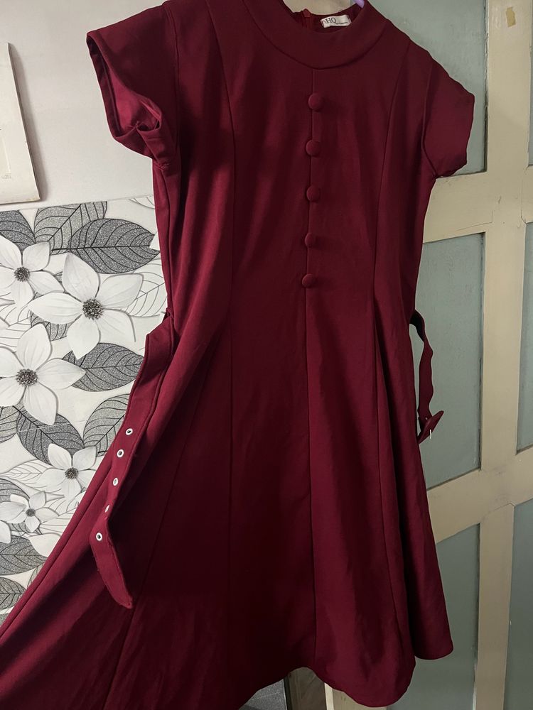 Hq Maroon Solid Maxi Dress Size M